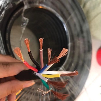 Dây loa sommer 8×1.5mm đi cho âm thanh hội trường sân khấu